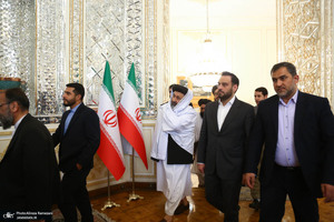 دیدار معاون اقتصادی نخست وزیر حکومت موقت افغانستان با وزیر امور خارجه