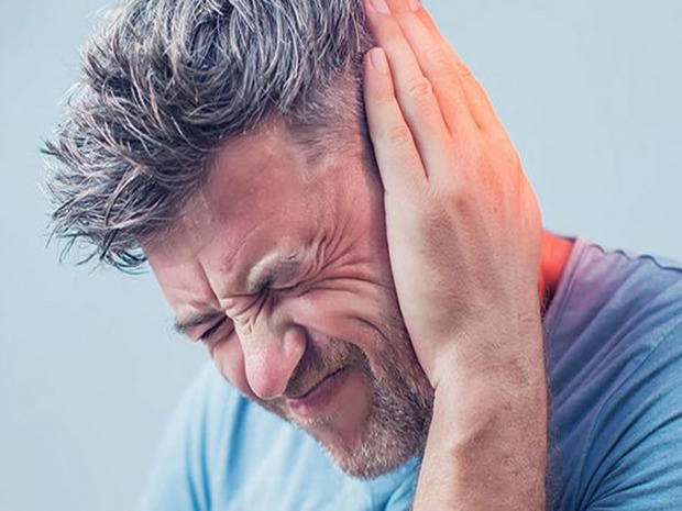 
علت صدای زنگ در گوش چیست؟
