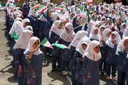 ارسال ۱۰ کامیون تجهیزات به مدارس مناطق کم برخودار خوزستان