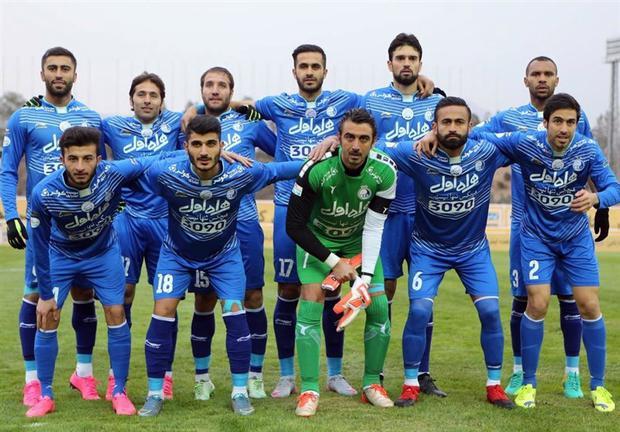 تصویری از نیمکت 5 میلیاردی استقلال مقابل سپاهان!
