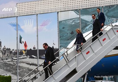 عکس/ داماد ترامپ و وزیر خارجه اش در مکزیک 