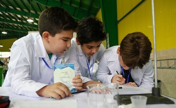 1500 دانش آموز در جشنواره علمی البرز شرکت کردند
