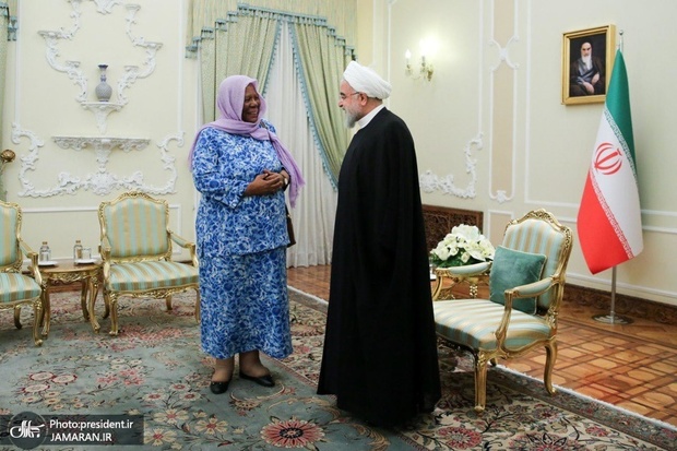 روحانی: توسعه و تعمیق همه جانبه روابط ایران و آفریقای جنوبی به نفع دو ملت است