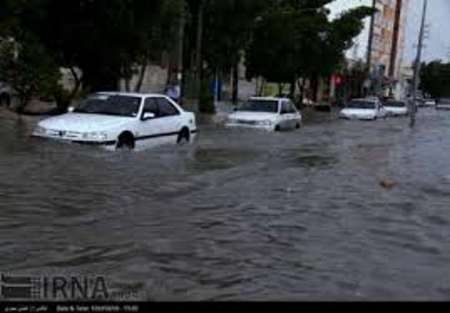 بارش شدید باران باعث آبگرفتگی معابر و خیابان های بوشهر شد