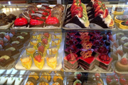 قیمت تمام شده تولید شیرینی و شکلات در مشهد رو به افزایش است