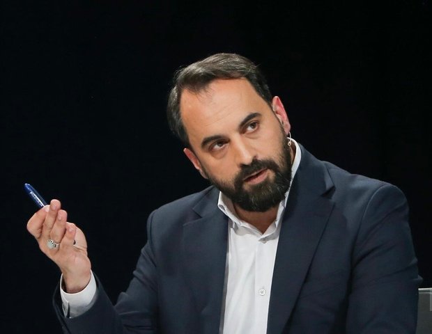دفاع عضو کمیسیون اصل 90 مجلس از اینترنت پرو: هم راهکاری برای مقابله با فیلتر شکن فروشهاست هم راهی برای حل مشکلات کسب و‌کارها