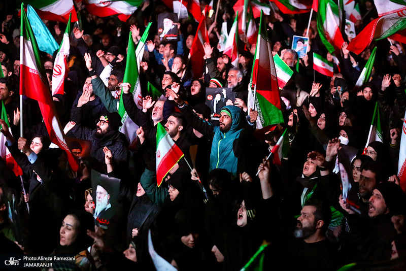 تجمع مردمی در میدان انقلاب اسلامی تهران