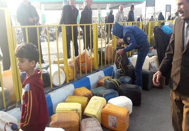 هجوم سرما باعث تشکیل صف های طولانی مردم گناوه برای سوخت شد