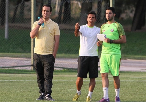 شکایت دستیاران علی کریمی از نفت تهران
