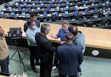 خبرنگار آمریکایی در مجلس ایران! + عکس