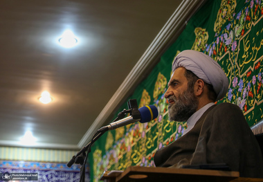 آیت‌الله سروش محلاتی: مردم وقتی می‌بینند خودشان در انواع مشکلات هستند و مسوولان نه، اعتراض می‌کنند/ امروز شاهدیم طبقه جدیدی در جامعه تشکیل شده است/ فقر مردم از قدرت گرفتن کسانی است که همه چیز را برای خود می‌خواهند