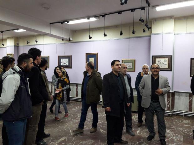 برپایی نمایشگاه آثار خوشنویسان خویی به مناسبت دهه فجر