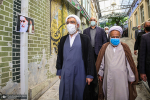 مراسم تشییع حجت الاسلام و المسلمین محتشمی پور در حسینیه جماران