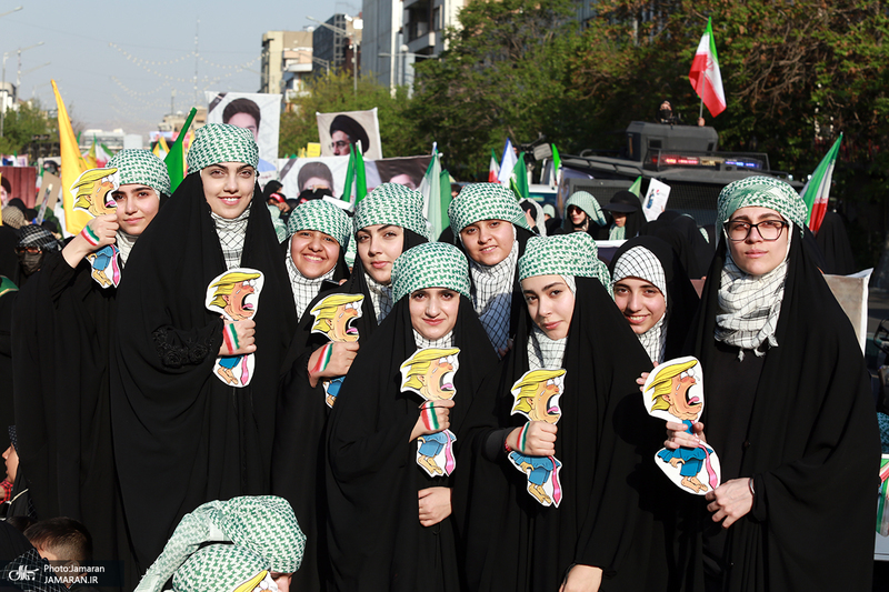 راهپیمایی دختران «جان‌فدای ایران» -۱