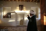بازدید رئیس موسسه تنظیم و نشر آثار امام خمینی از بیت تاریخی امام در خمین