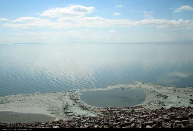 تراز سطح آب دریاچه ارومیه 21 سانتی متر کاهش یافت