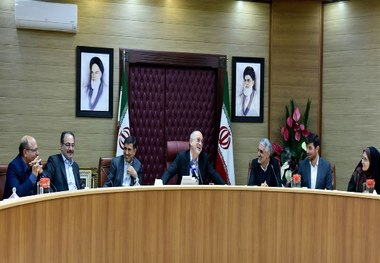 اساس کار را دوری از حواشی گذاشتم