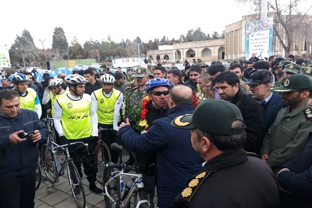 شرکت کنندگان مسابقات دوچرخه سواری یگان های ویژه ناجا وارد ارومیه شدند