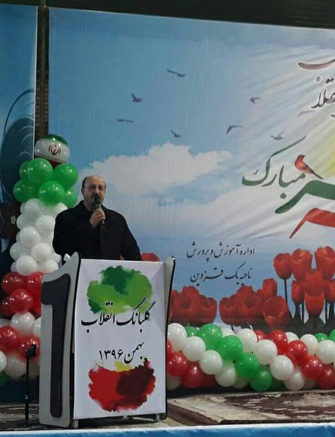 استقلال و آزادی عمل مهم ترین دستاورد پیروزی انقلاب اسلامی است