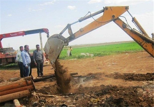 12 حلقه چاه کشاورزی غیر مجاز در خمین مسدود شد