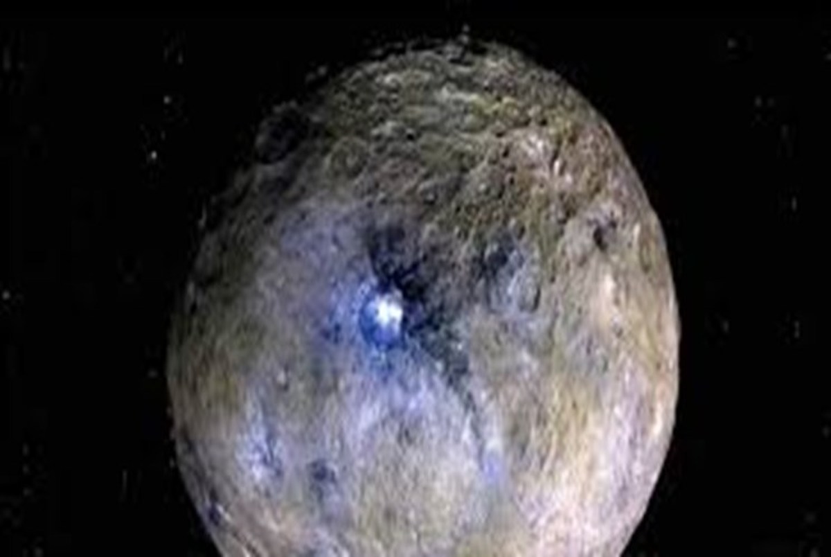 جزئیاتی خیره کننده از سیارک ریوگو+ عکس و فیلم