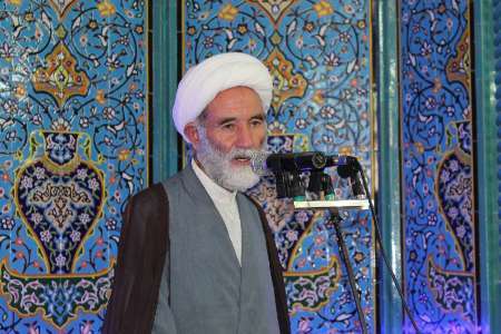 امام خمینی برای بازگرداندن اسلام به کشورسختی زندان وتبعید راتحمل کرد