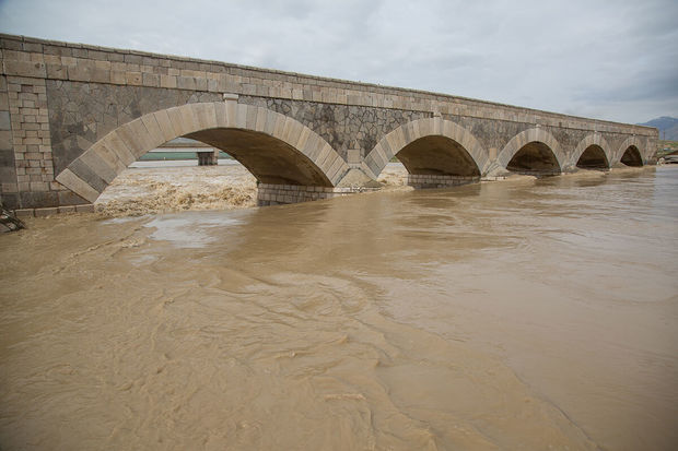 رودخانه‌های کرمانشاه سیلابی می‌شوند