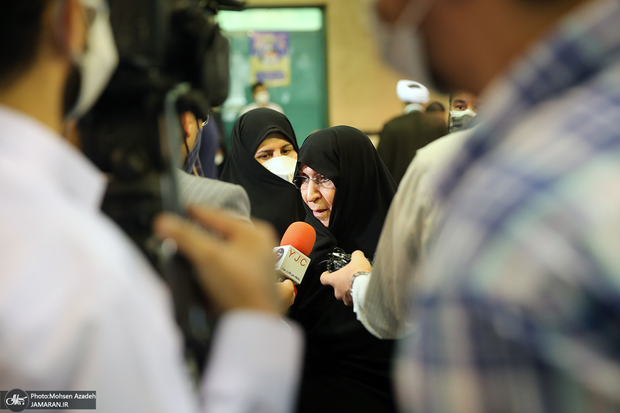 دختر امام خمینی: رئیس جمهور آینده مردم را راضی نگه دارد