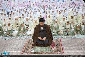 جشن تکلیف دانش آموزان دختر در حرم مطهر امام خمینی(س) 