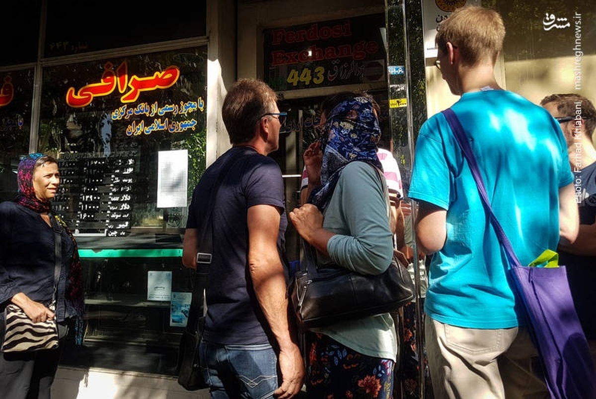 حال و هوای امروز بازار ارز در میدان فردوسی  + تصاویر