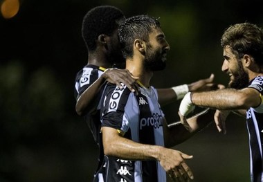  از دست رفتن پیروزی شارلوا در نبرد آتشین 
