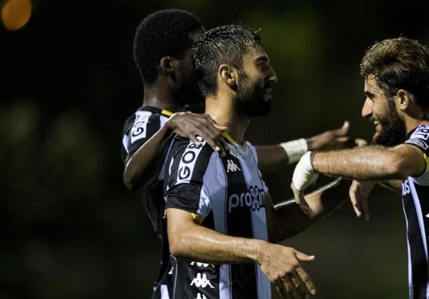  از دست رفتن پیروزی شارلوا در نبرد آتشین 
