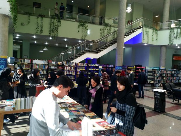 نمایشگاه کتاب‌های تخصصی در دانشگاه فردوسی مشهد برگزار شد