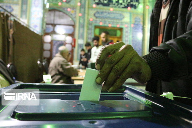 انتخابات در سه حوزه انتخابیه سمنان تا ساعت ۲۳ تمدید شد