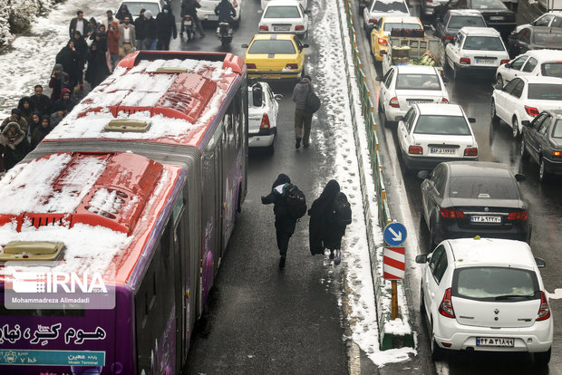 پلیس: رانندگان تهرانی در روزبرفی سرعت مطمئنه را رعایت کنند