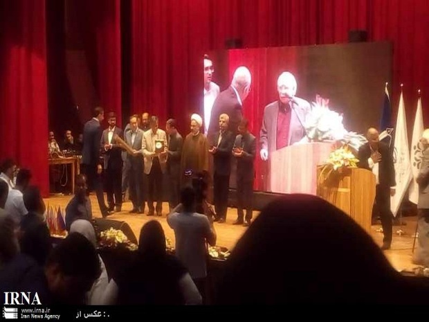 نشان عالی فردوسی به چهار هنرمند و نویسنده در مشهد اعطا شد