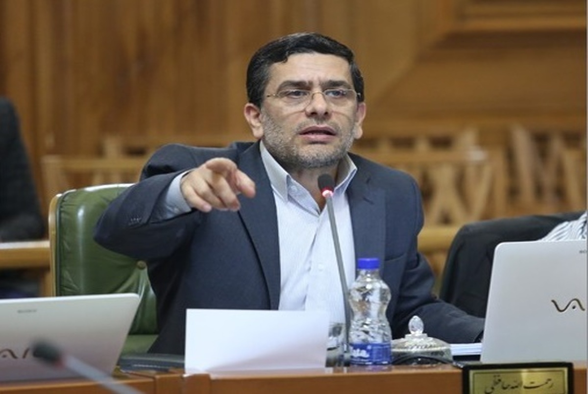 حافظی خواستار توضیحات شهردار درباره یک لایحه شد