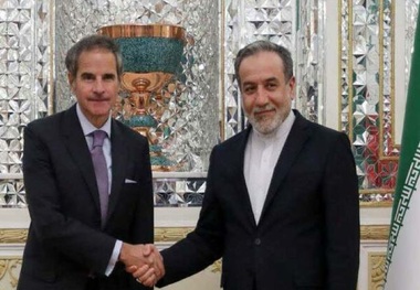 عراقچی: تمایل داریم به ماموریت گروسی برای دور نگه داشتن آژانس از سیاست و سیاسی شدن و حفظ تمرکز بر وظایف فنی اش اعتماد کنیم/ از آنجایی که عوامل مخرب مختلفی جمع شده اند تا مذاکرات کنونی را از مسیر خود منحرف کنند، ما به یک «مدیرکل صلح» نیاز داریم