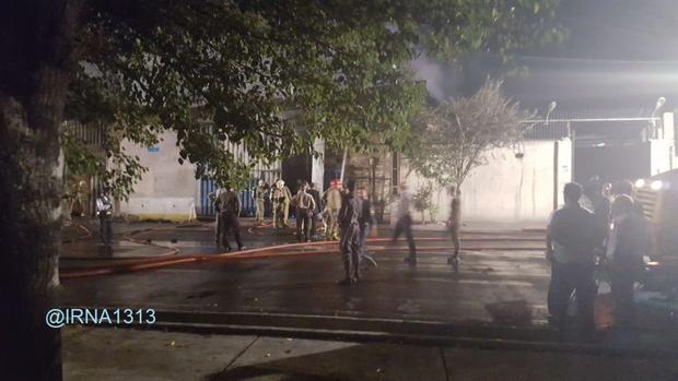 آتش سوزی کارخانه و انبار لوازم پلاستیکی در جنوب تهران مهار شد