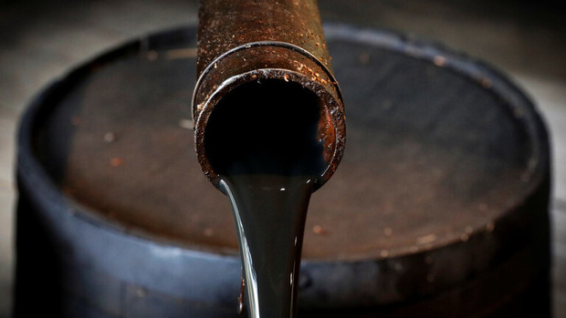 ادامه سقوط بهای نفت در جهان 