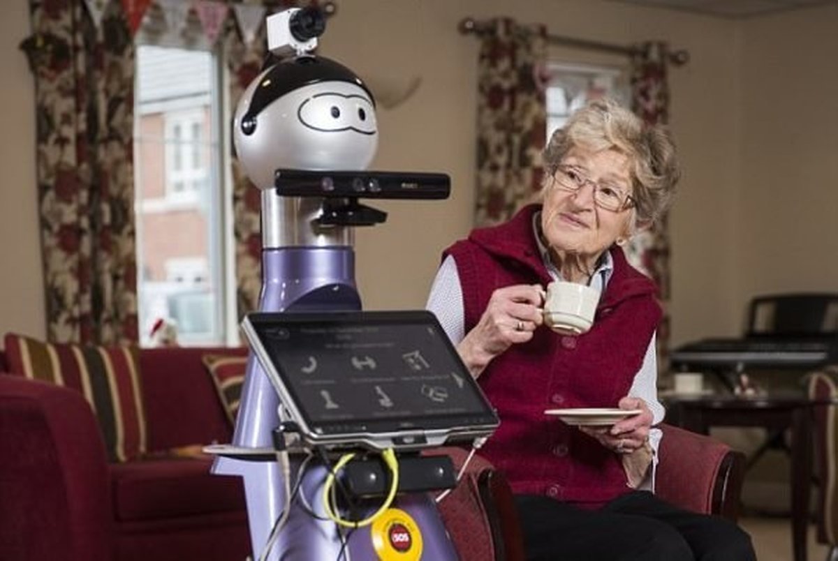 استفاده از ربات ها برای مراقبت از سالمندان در اروپا
