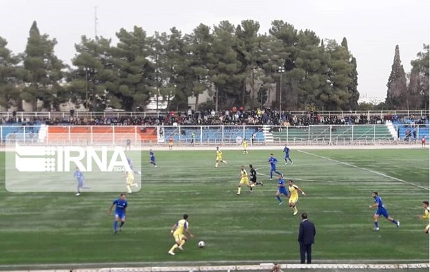 توقف تیم فوتبال فجر سپاسی شیراز مقابل استقلال اهواز در خانه
