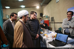 بازدید سید حسن خمینی از کارگاه هنری "یار و یادگار" در حسینیه جماران