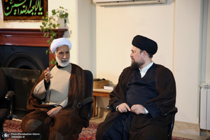 حضور سید حسن خمینی در منزل مرحوم آیت الله شیخ حسن صانعی (ره)