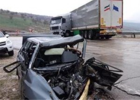 لغزندگی جاده و واژگونی خودرو در فارس جان پنج نفر را گرفت