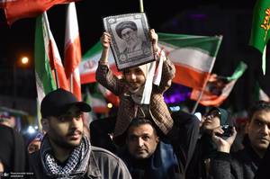 پنجاه و هشتمین اجتماع پر شور مردم در میدان انقلاب