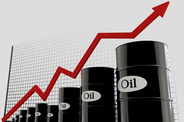افزایش ۲ درصدی قیمت نفت در پی حملات آمریکا به یمن