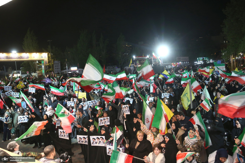 پنجاه و پنجمین شب اجتماع پر شور مردم در میدان تجریش