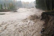 سیلاب راه ارتباطی ۷ روستای کوهرنگ را مسدود کرد