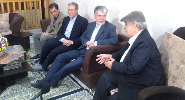 وزیر ارشاد با سه هنرمند پیشکسوت بوشهری دیدار کرد